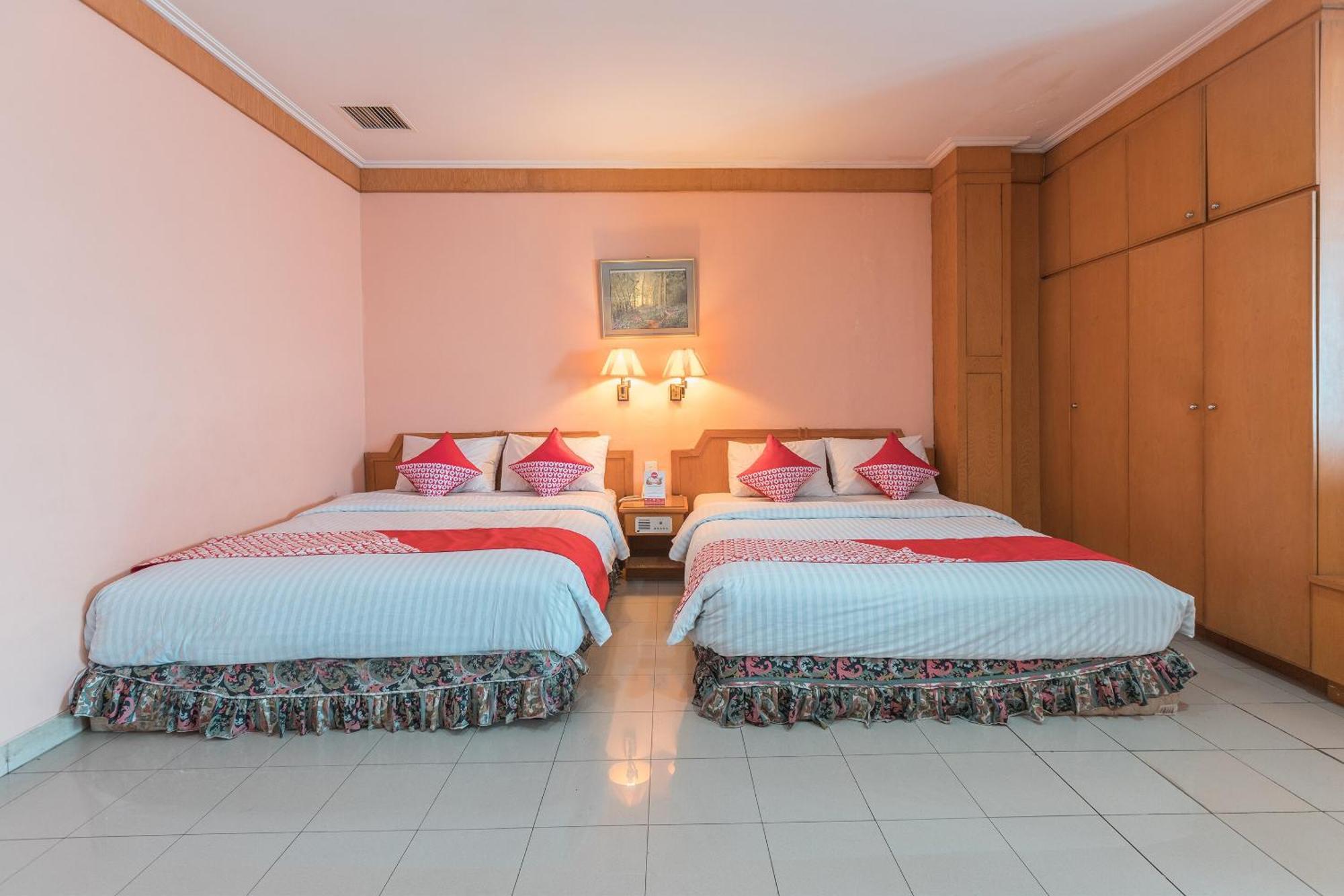 Oyo 671 Hotel Capitol จาการ์ตา ภายนอก รูปภาพ