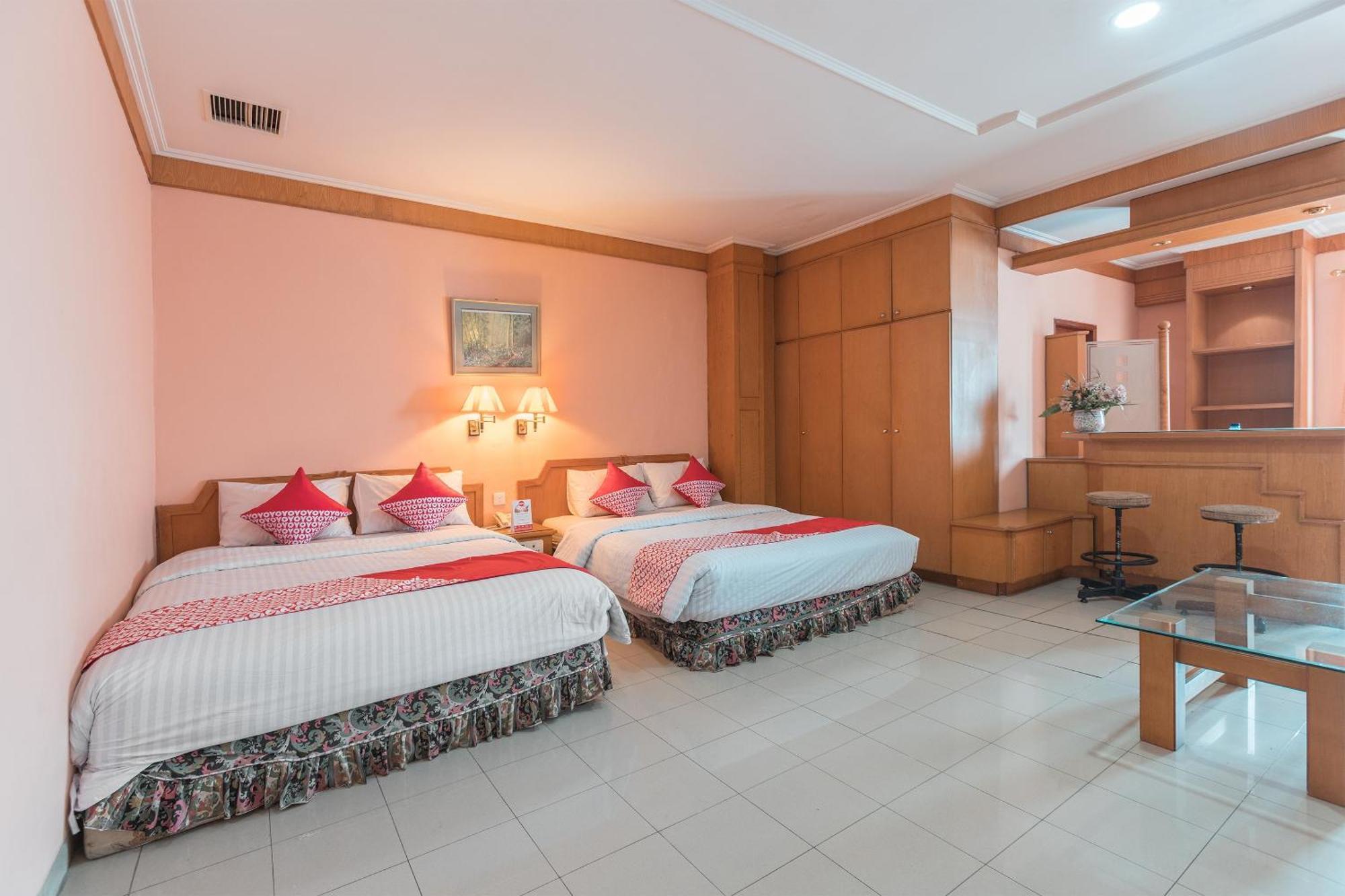 Oyo 671 Hotel Capitol จาการ์ตา ภายนอก รูปภาพ