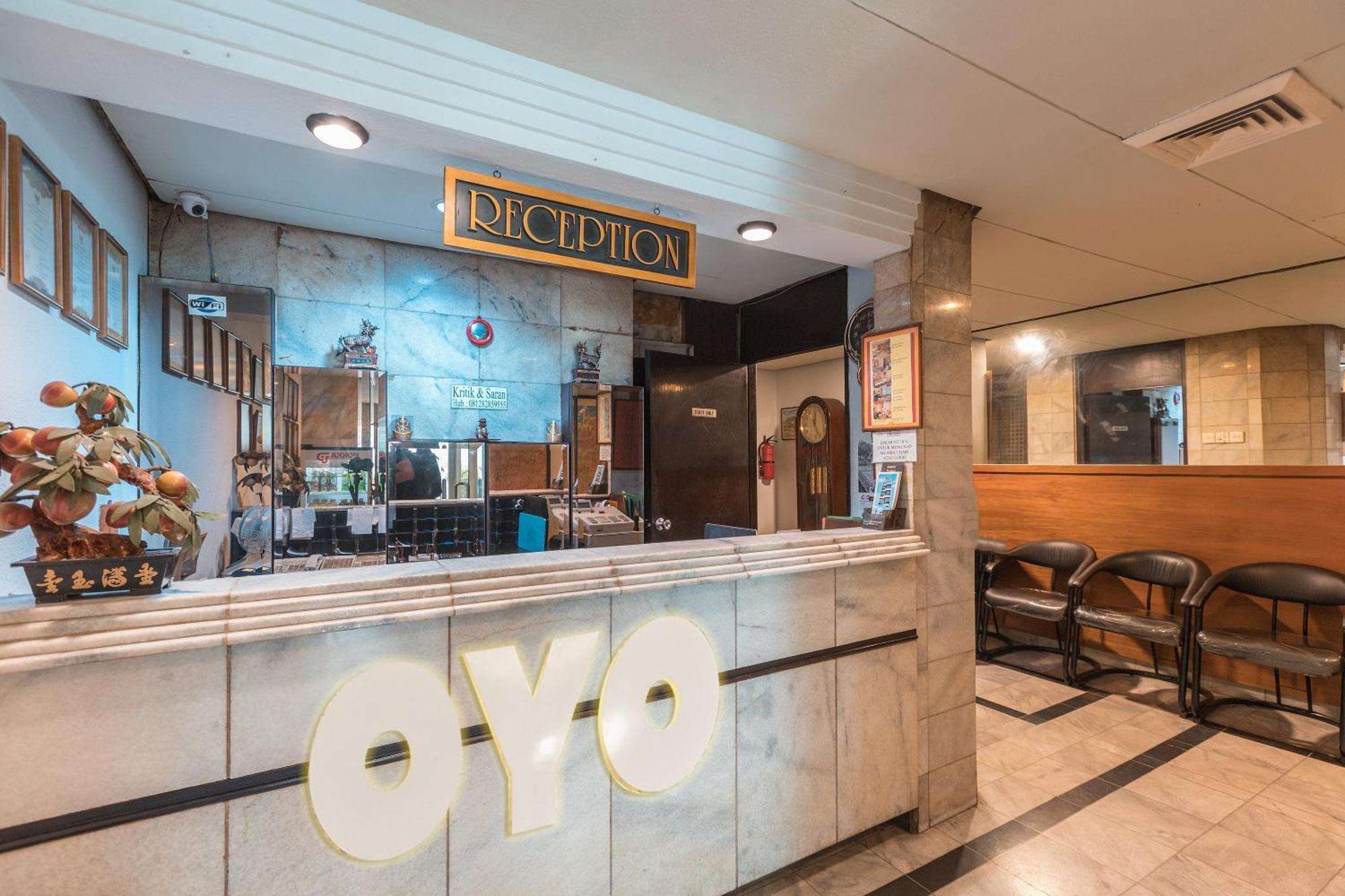Oyo 671 Hotel Capitol จาการ์ตา ภายนอก รูปภาพ