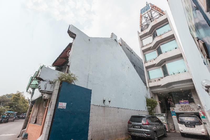 Oyo 671 Hotel Capitol จาการ์ตา ภายนอก รูปภาพ
